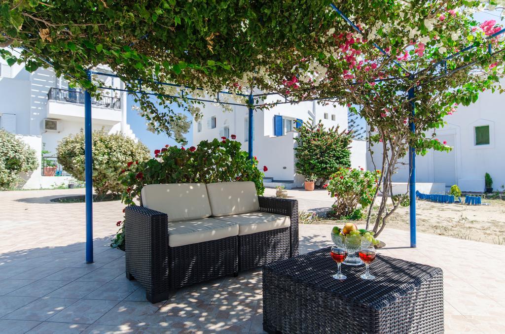 Sophi'S L Studios & Apartments Agia Anna  Exterior photo